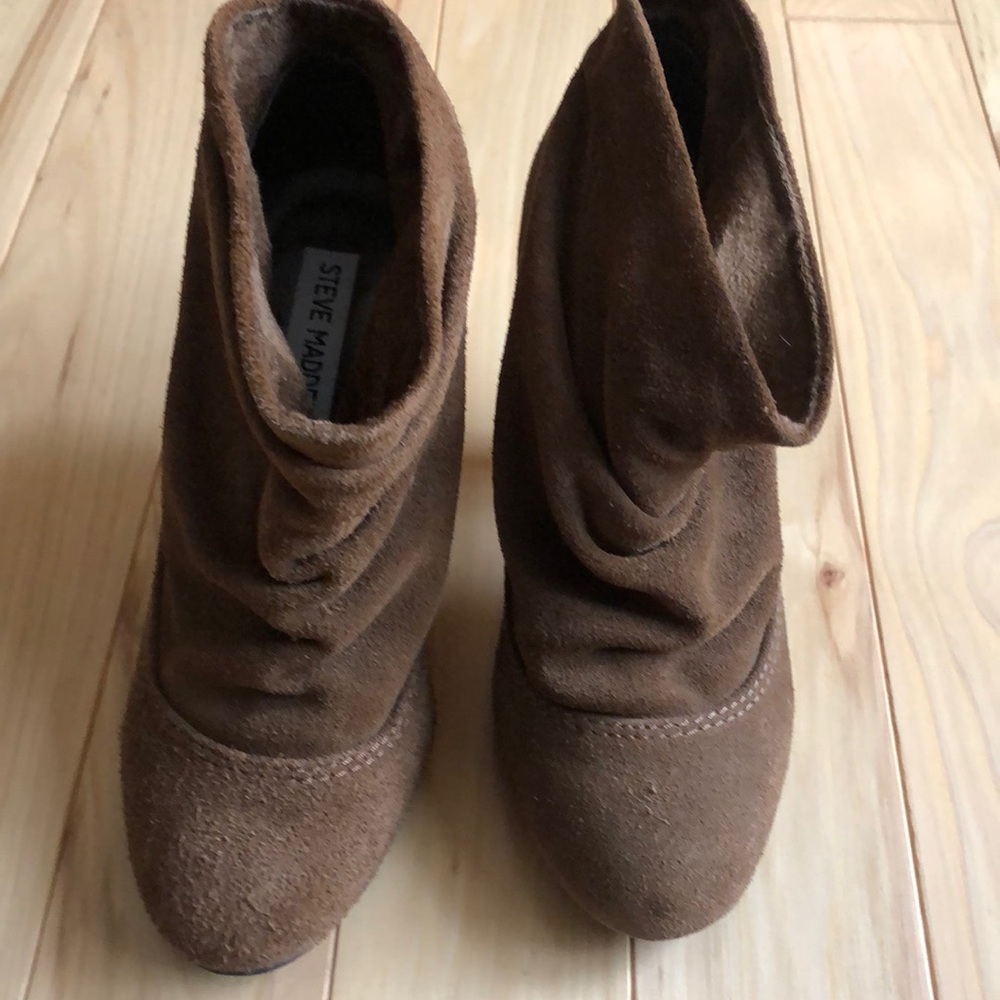 Steve Madden booties, size 6.5, suede